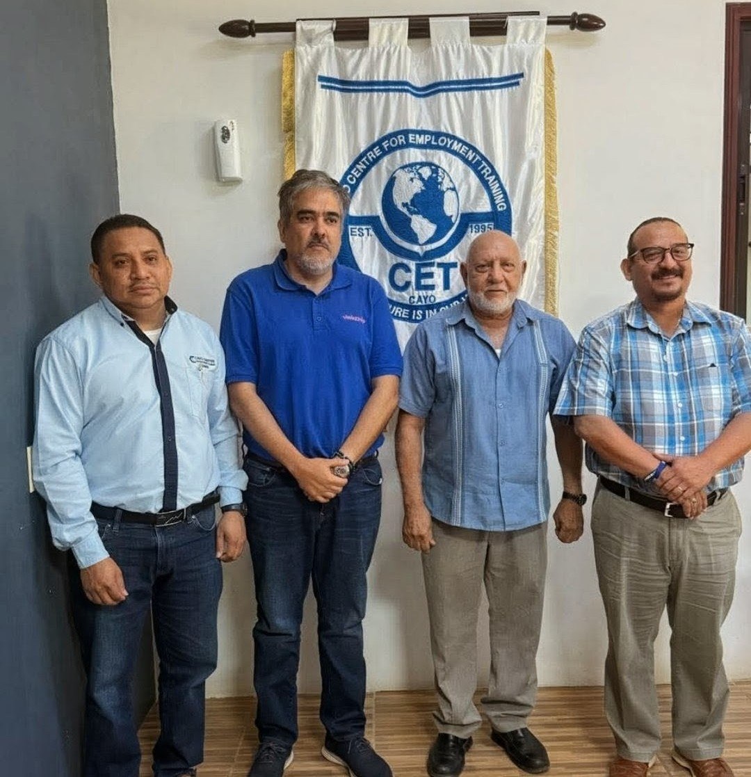 Embajada en Belice impulsa alianza técnica para formación en reparación de motos